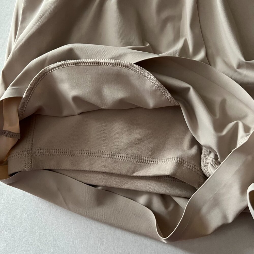 New with Tags Uniqlo Women’s XS - Stretch AIRism Shorts - Color - Natural - Picture 3 of 4